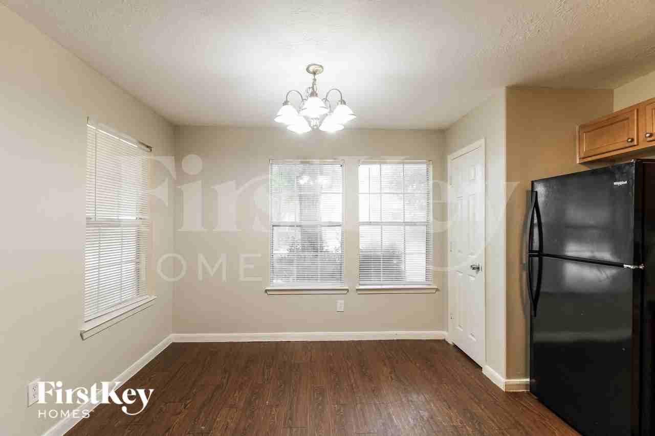 6402 Mountain Pines Ln - Photo 6 of 16