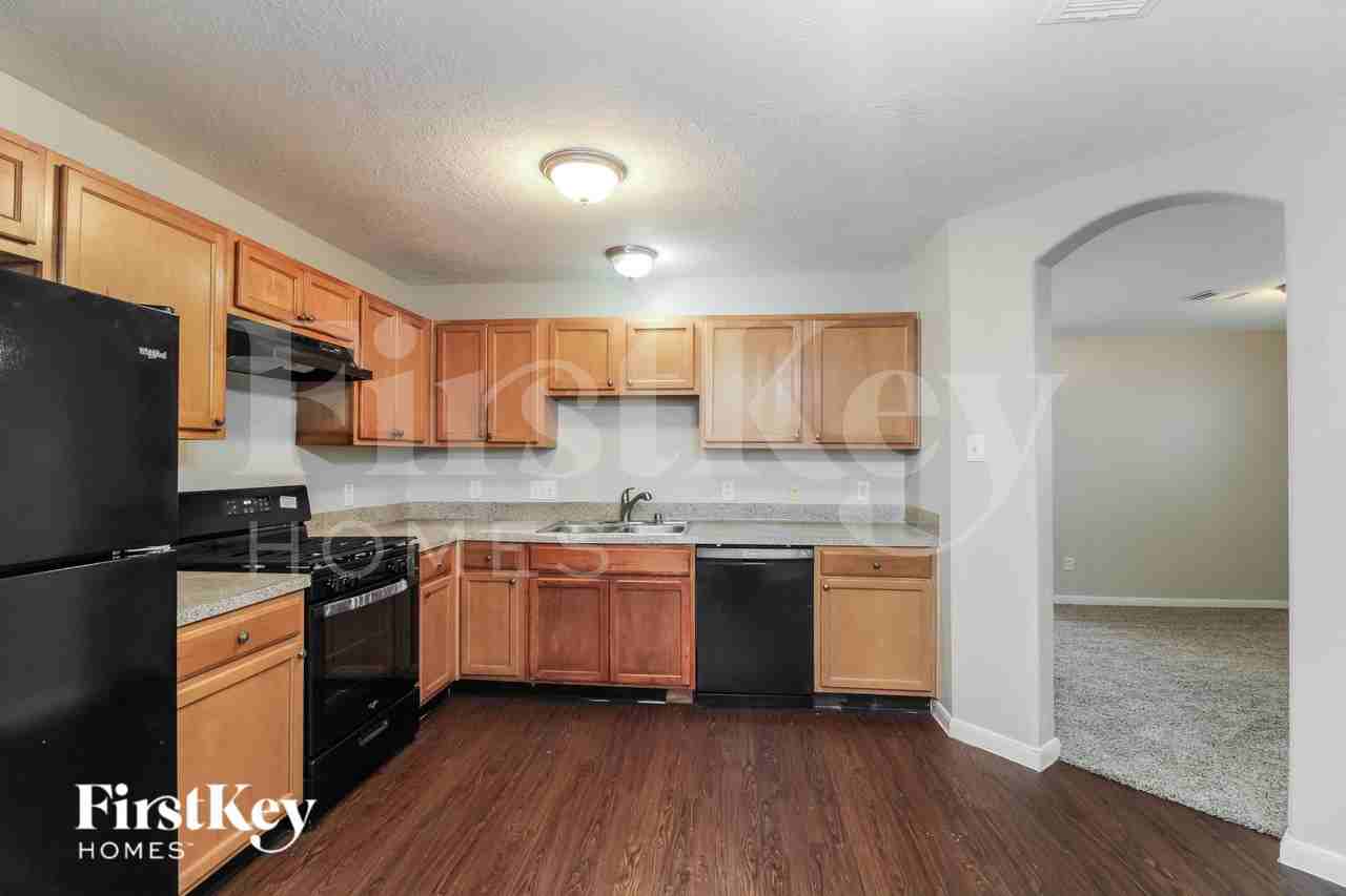 6402 Mountain Pines Ln - Photo 7 of 16