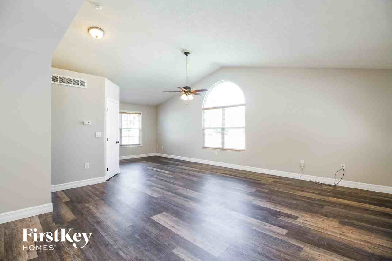 58 Huntington Ave - Photo 4 of 15