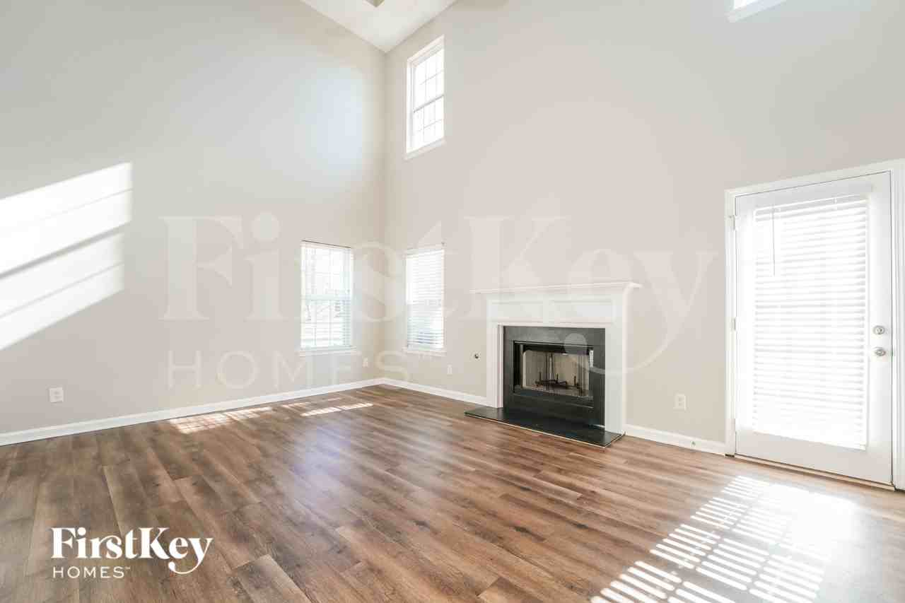 5435 Yellow Pine Dr - Photo 2 of 19