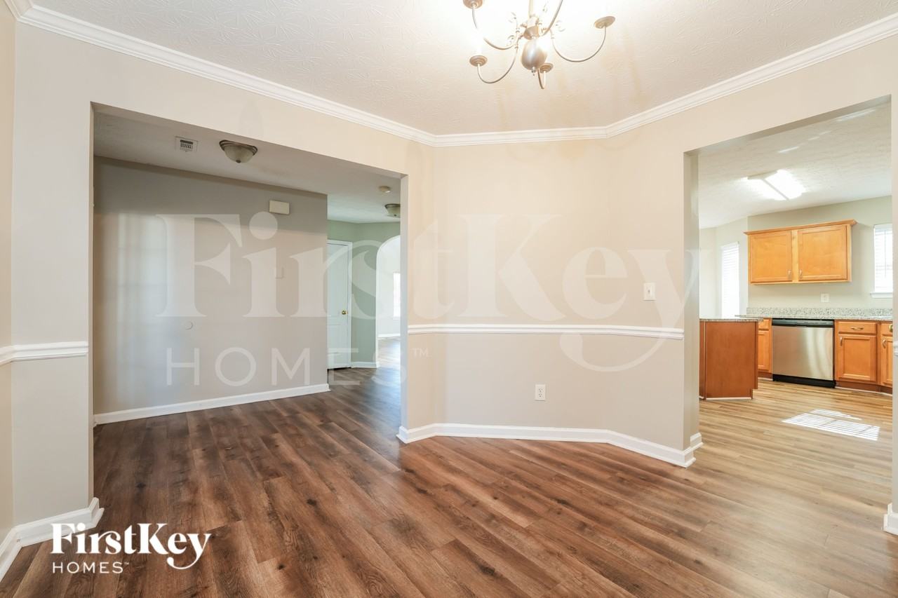 5435 Yellow Pine Dr - Photo 5 of 19