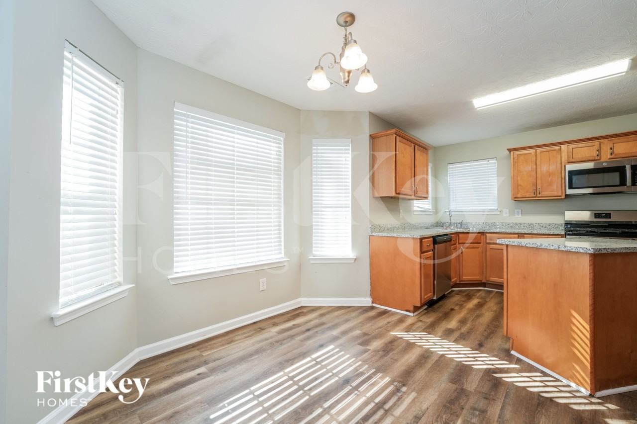 5435 Yellow Pine Dr - Photo 7 of 19