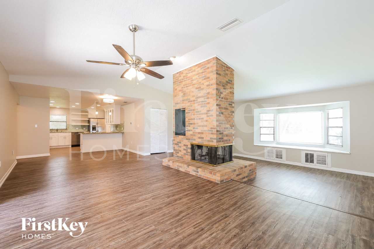 5305 Lisa Ave - Photo 2 of 15