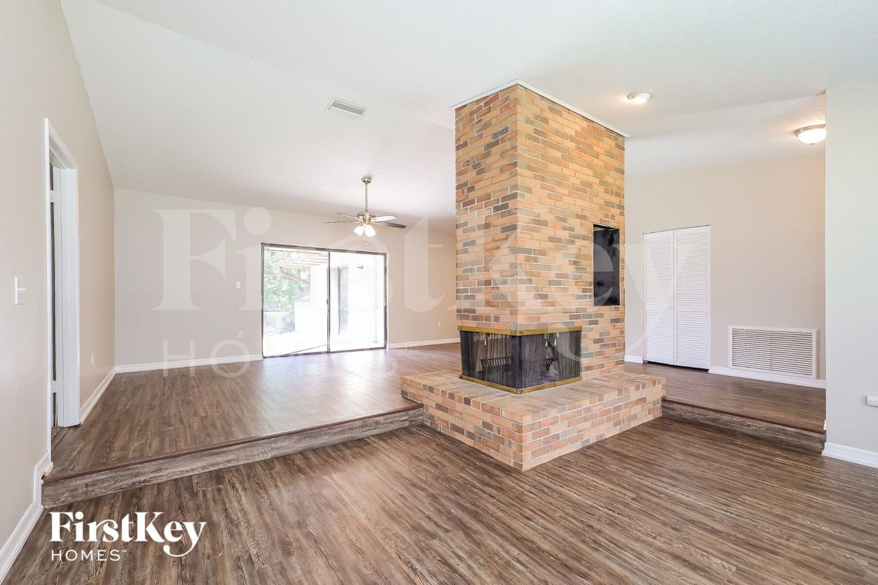 5305 Lisa Ave - Photo 3 of 15