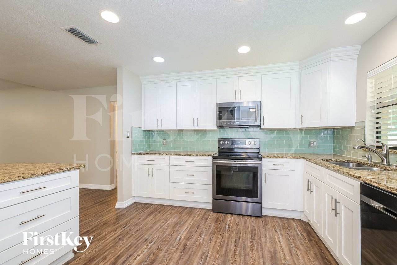 5305 Lisa Ave - Photo 5 of 15