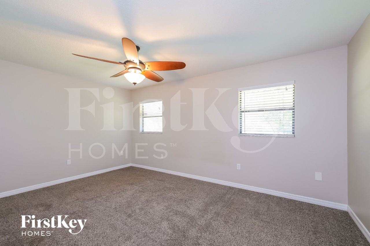 5305 Lisa Ave - Photo 6 of 15