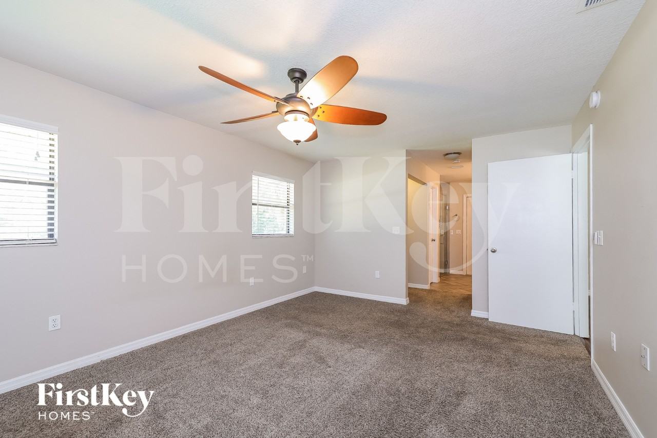 5305 Lisa Ave - Photo 7 of 15