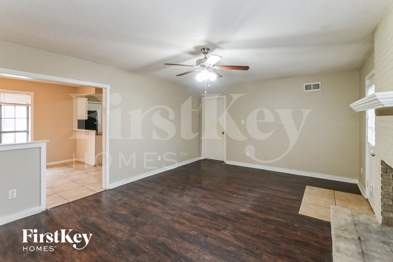 4266 Crump Rd - Photo 2 of 19