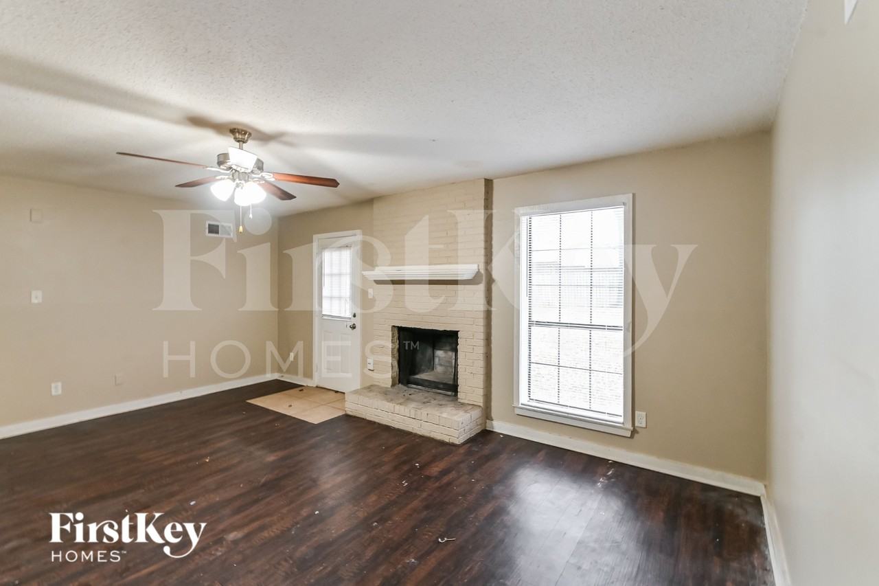 4266 Crump Rd - Photo 3 of 19