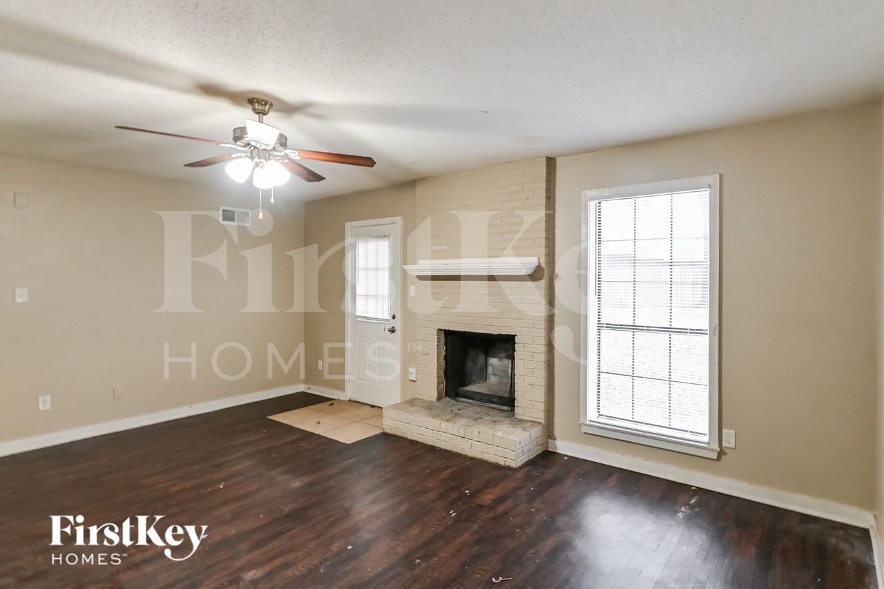 4266 Crump Rd - Photo 5 of 19