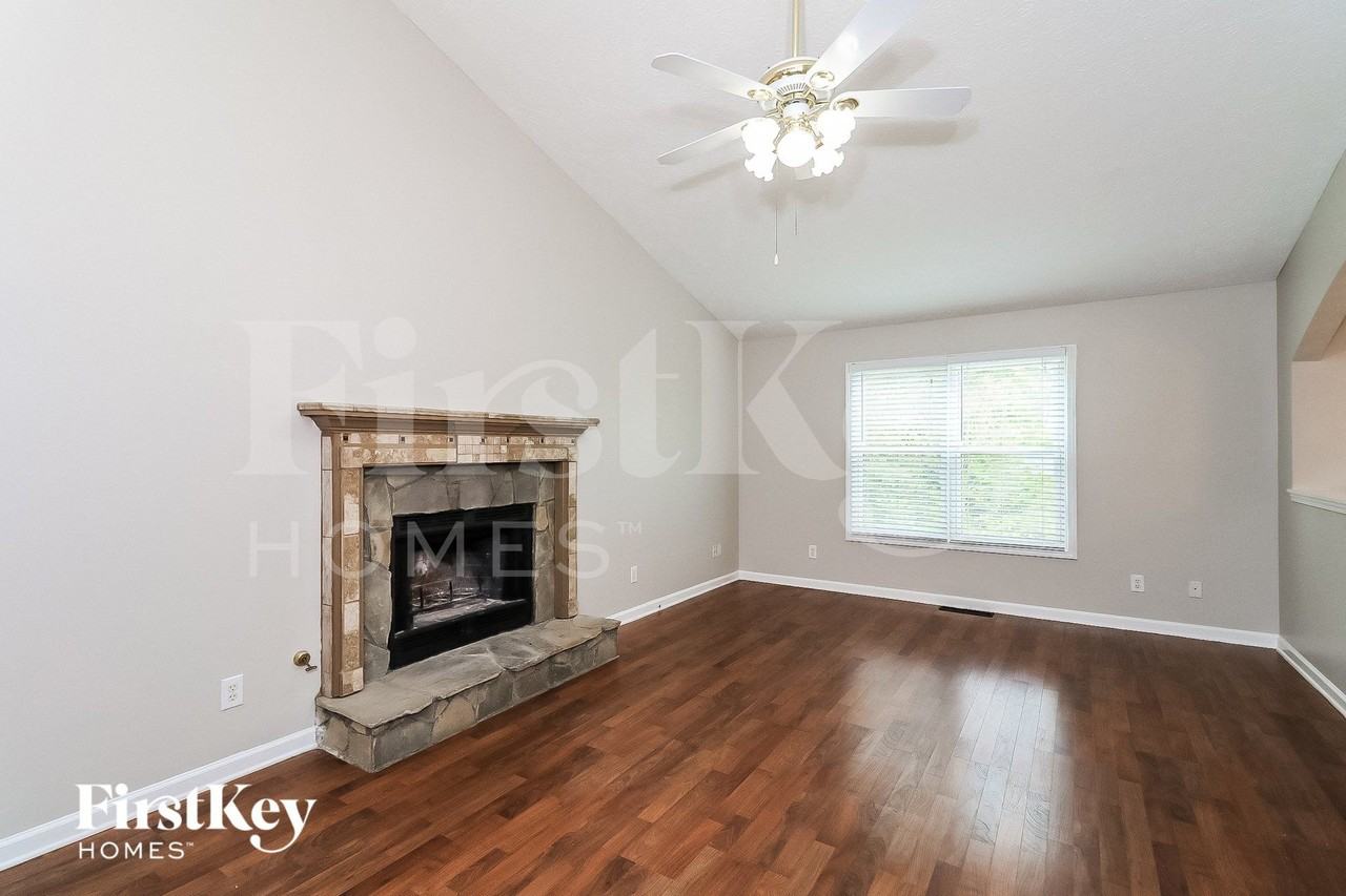 424 Waverly Forest Ct - Photo 2 of 15