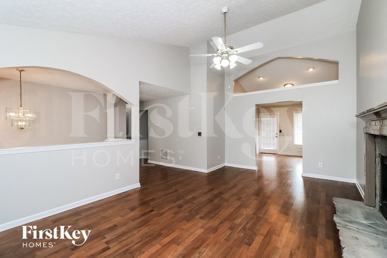 424 Waverly Forest Ct - Photo 4 of 15