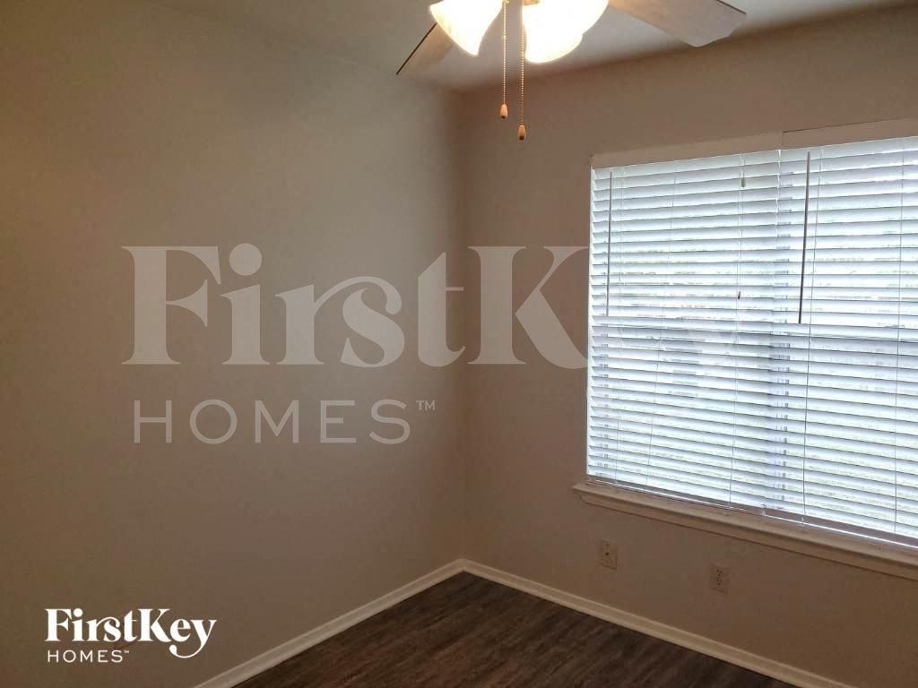 21134 Western Valley Dr - Photo 7 of 12