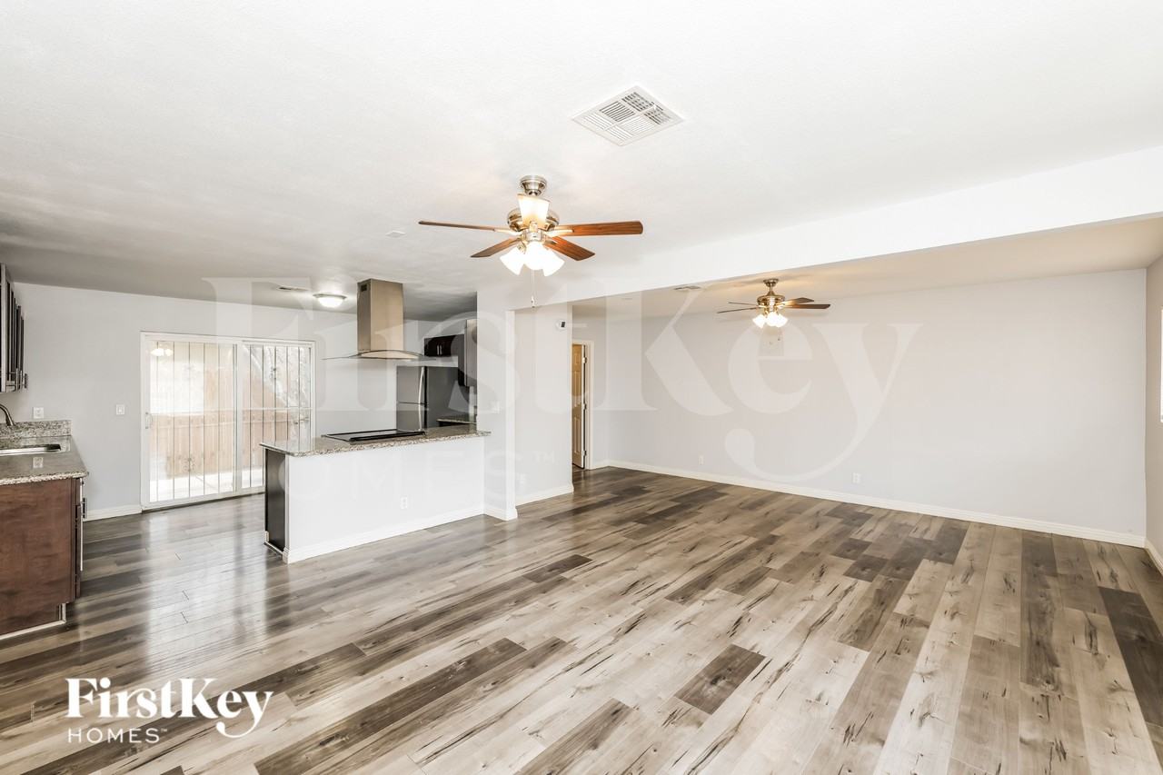 2012 Bennett St - Photo 6 of 19