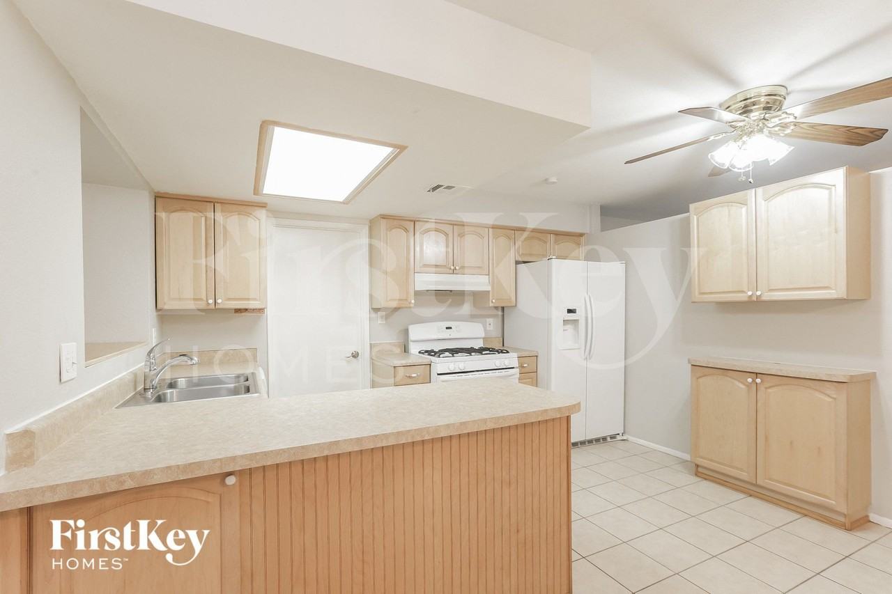 19878 N 17th Ln - Photo 5 of 15