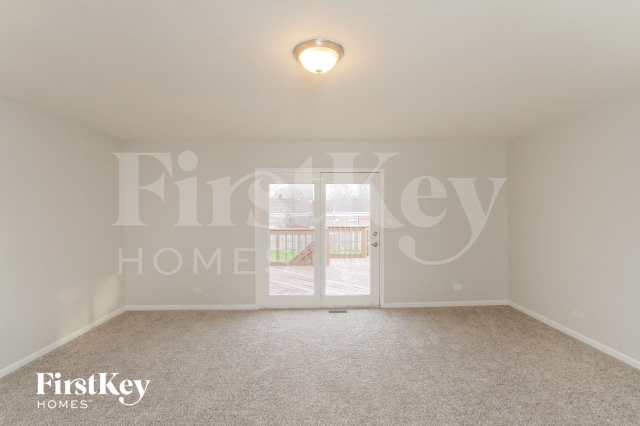 181 S Pinecrest Rd - Photo 3 of 15