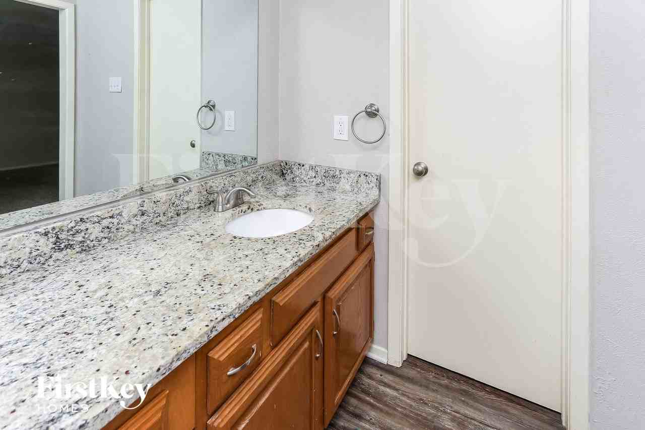 1137 Meadow Creek Ct - Photo 6 of 12