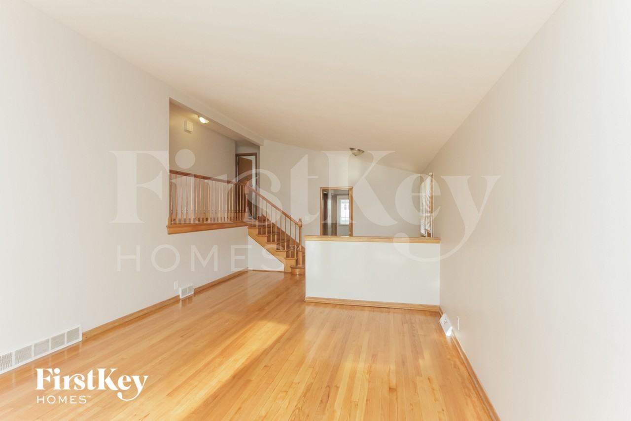 10437 S Keeler Ave - Photo 4 of 15