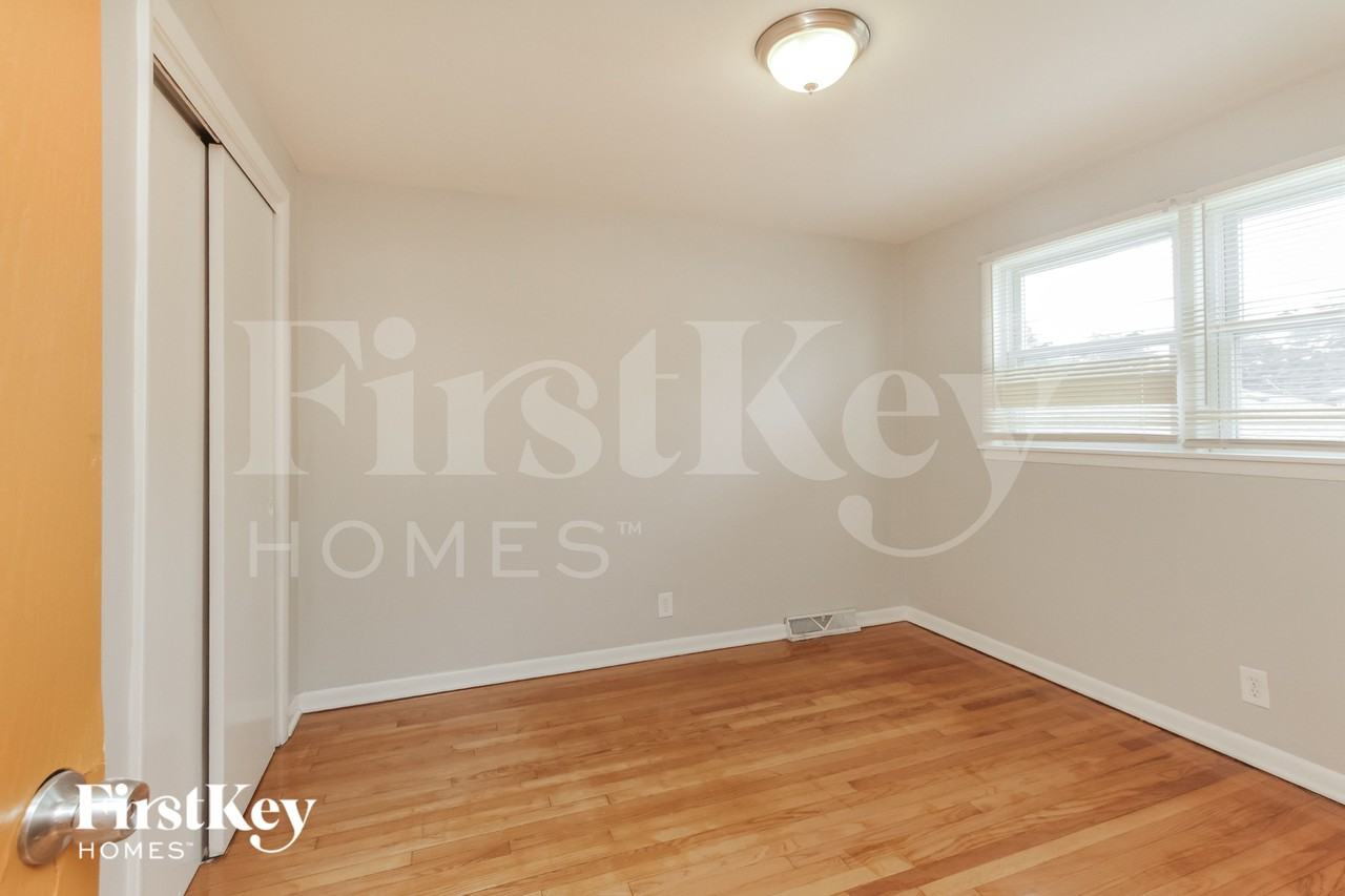 10437 S Keeler Ave - Photo 7 of 15