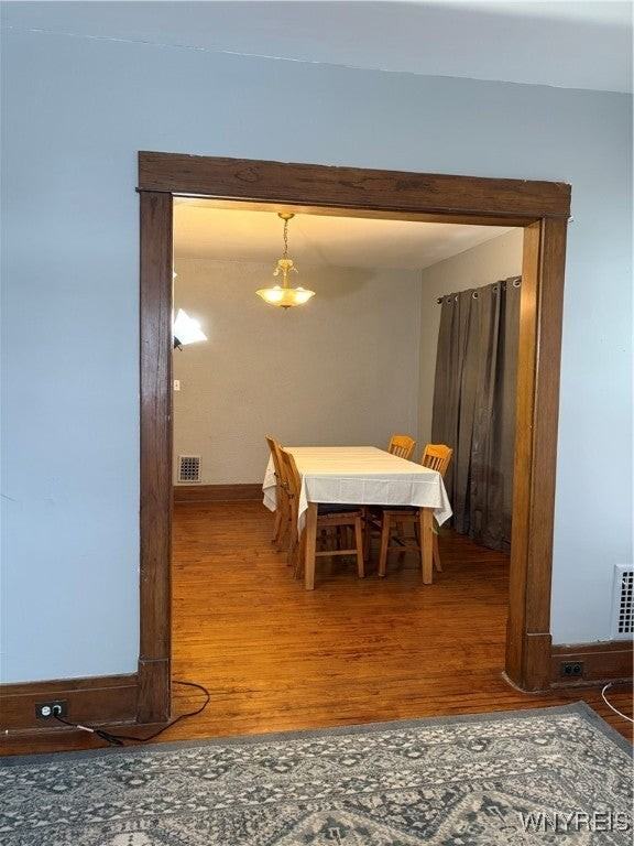 42 Lincoln Blvd - Photo 4 of 12