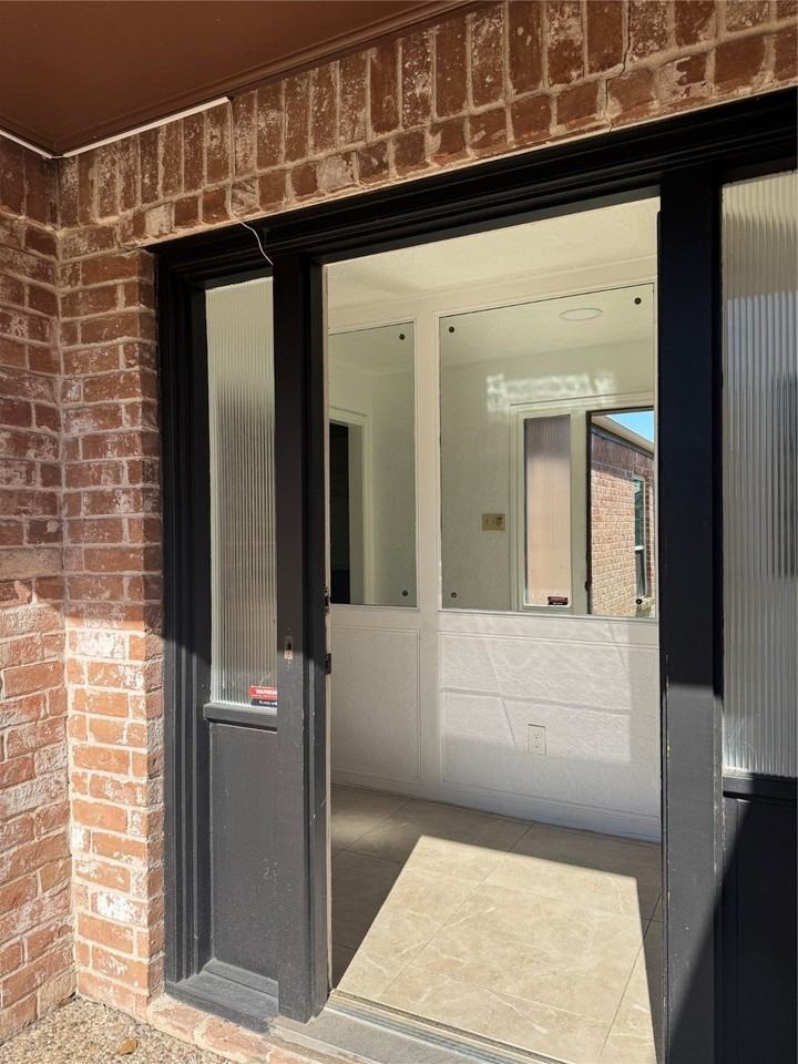 7838 Vickijohn Dr - Photo 2 of 27