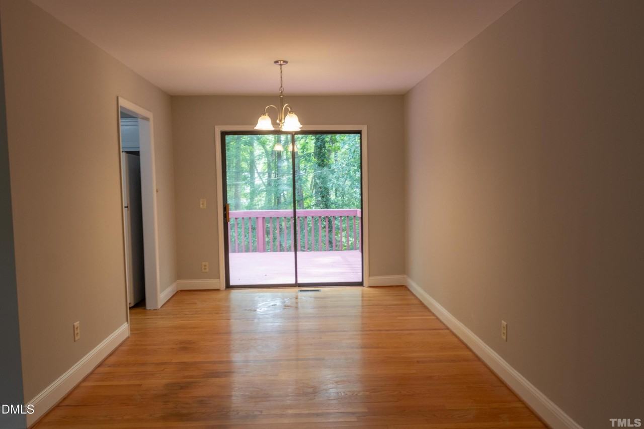 417 Landerwood Ln - Photo 4 of 27