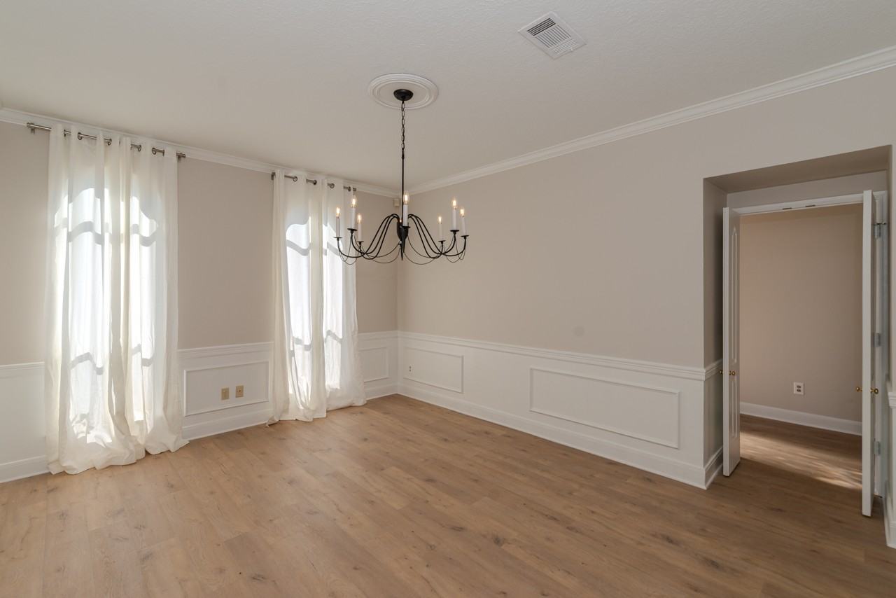 4820 Ashland Ln - Photo 5 of 50