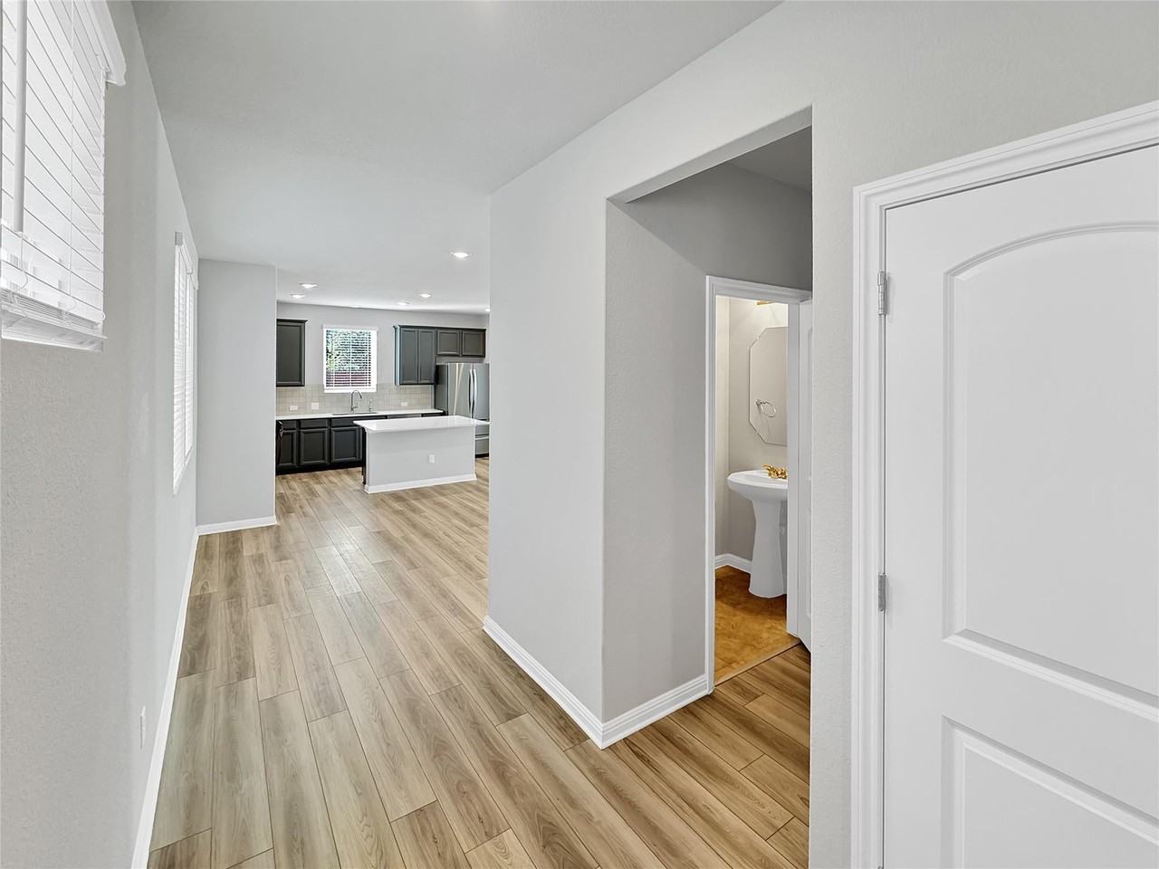 2437 Roosevelt Rd - Photo 4 of 37