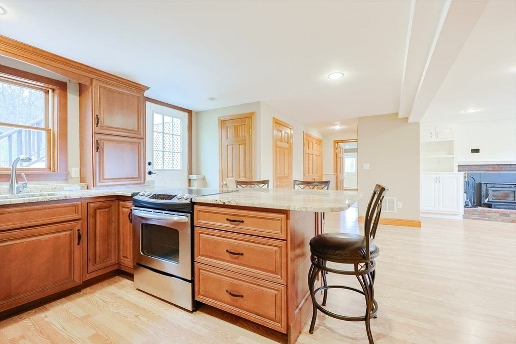 68 Greene St - Photo 4 of 26