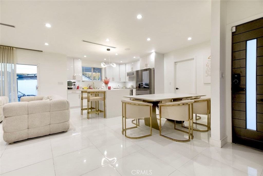 10263 Strathern St - Photo 4 of 19