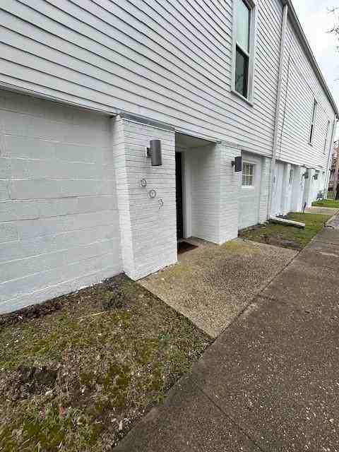 903 Octavia St - Photo 2 of 21