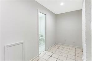 903 Octavia St - Photo 7 of 21