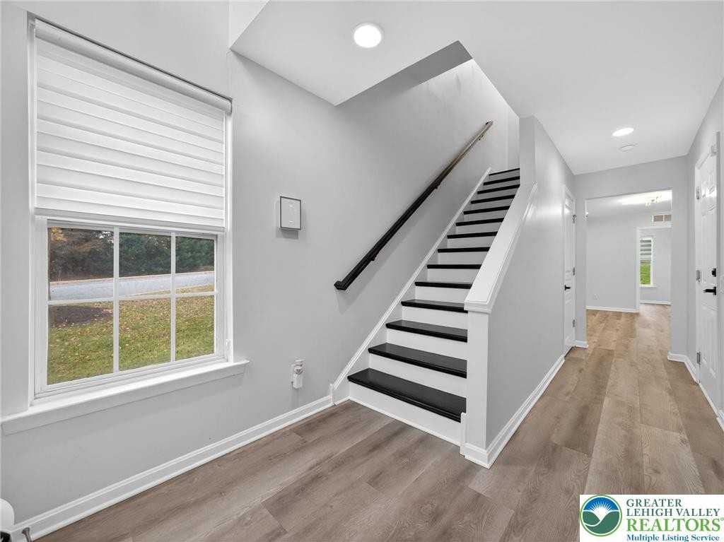 8450 Putnam Ct - Photo 2 of 15