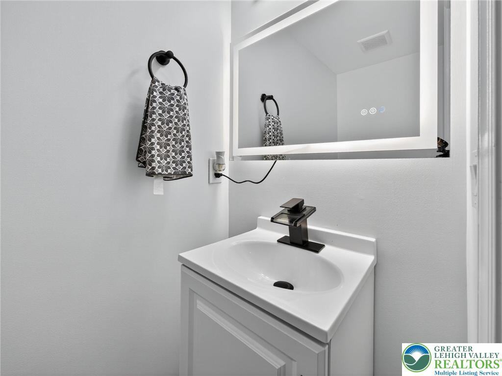 8450 Putnam Ct - Photo 6 of 15