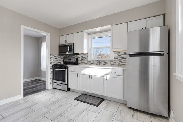 301 Mill St - Photo 2 of 26