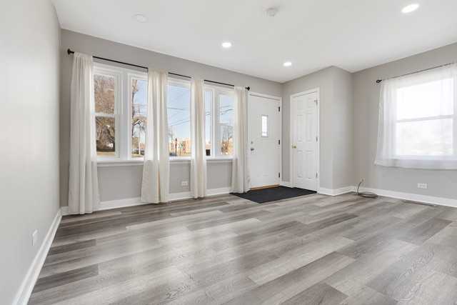 301 Mill St - Photo 4 of 26