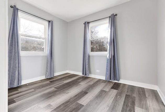 301 Mill St - Photo 7 of 26