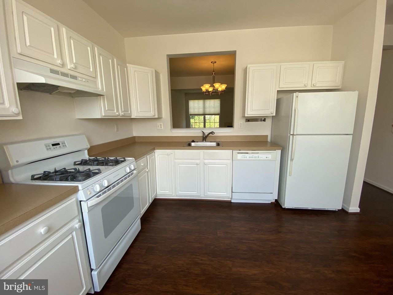 8484 Pattette Pl - Photo 7 of 27