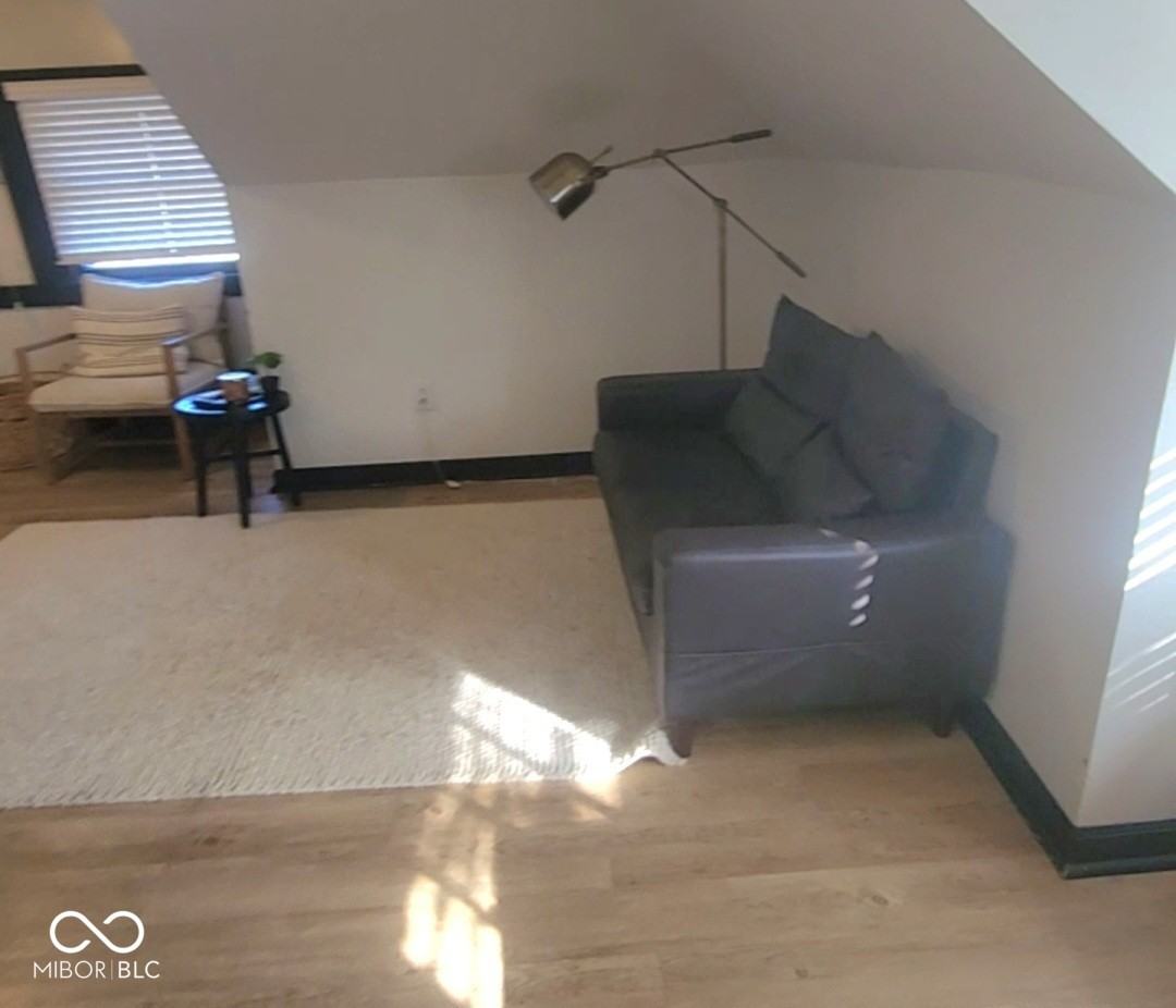 1428 N Park Ave ##6 - Photo 5 of 19