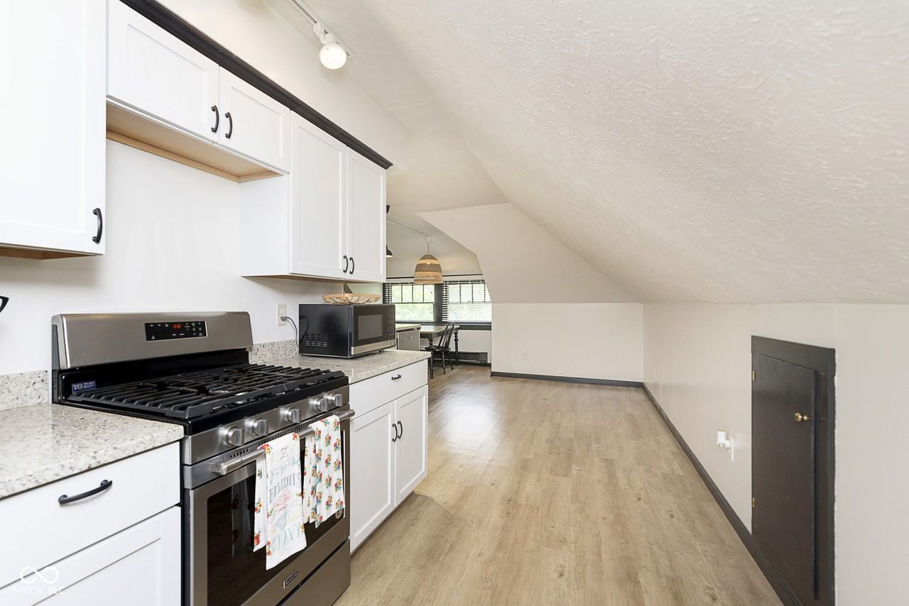 1428 N Park Ave ##6 - Photo 6 of 19