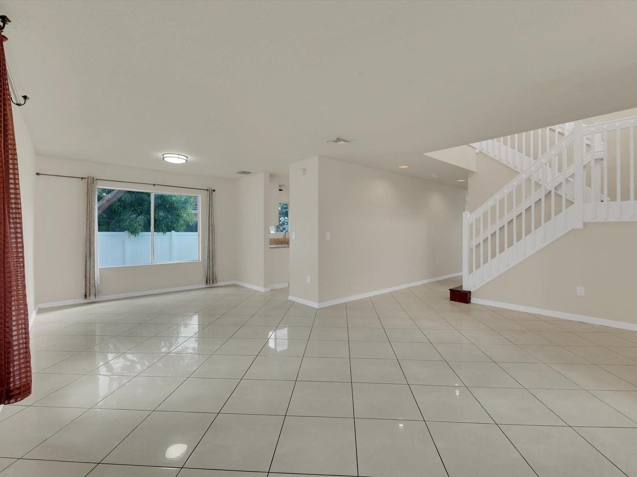 308 Northwest 17th Terrace - Photo 6 of 10