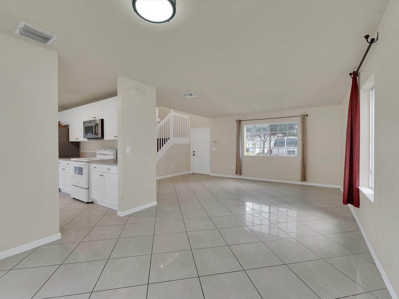 308 Northwest 17th Terrace - Photo 4 of 10