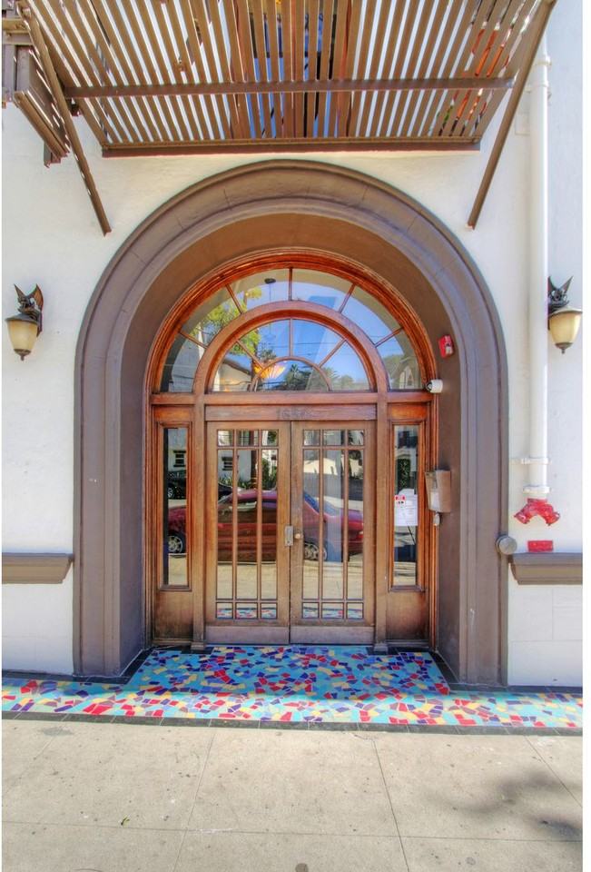 EC1 - 1650 Echo Park Apartments - Photo 2 of 37