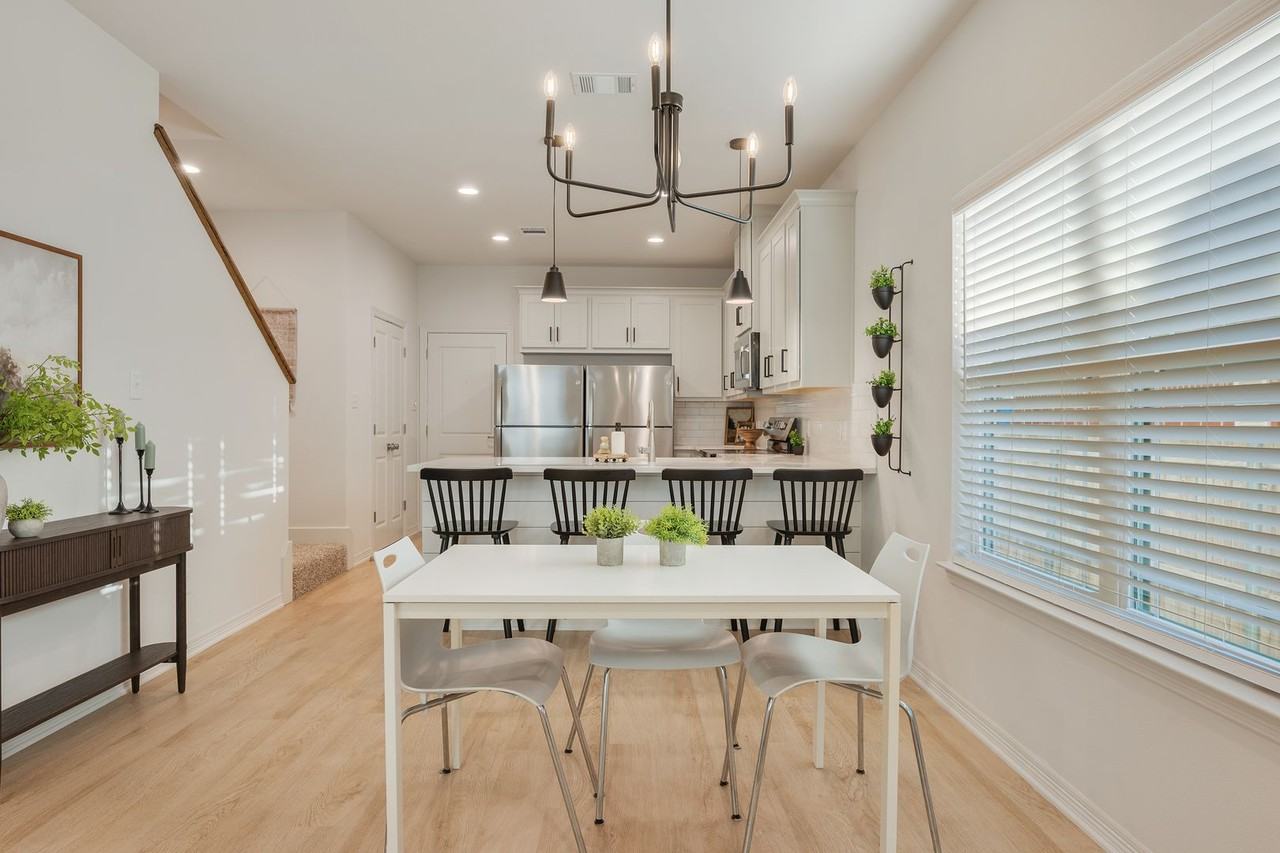 252 Richards St - Photo 6 of 21