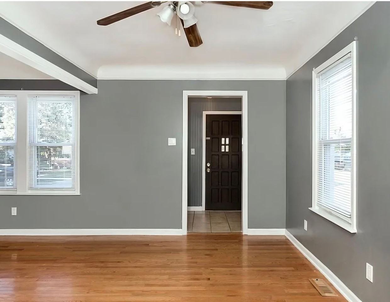 17916 Grove St - Photo 5 of 23