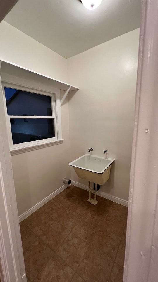 1166 N Raymond Ave - Photo 7 of 11