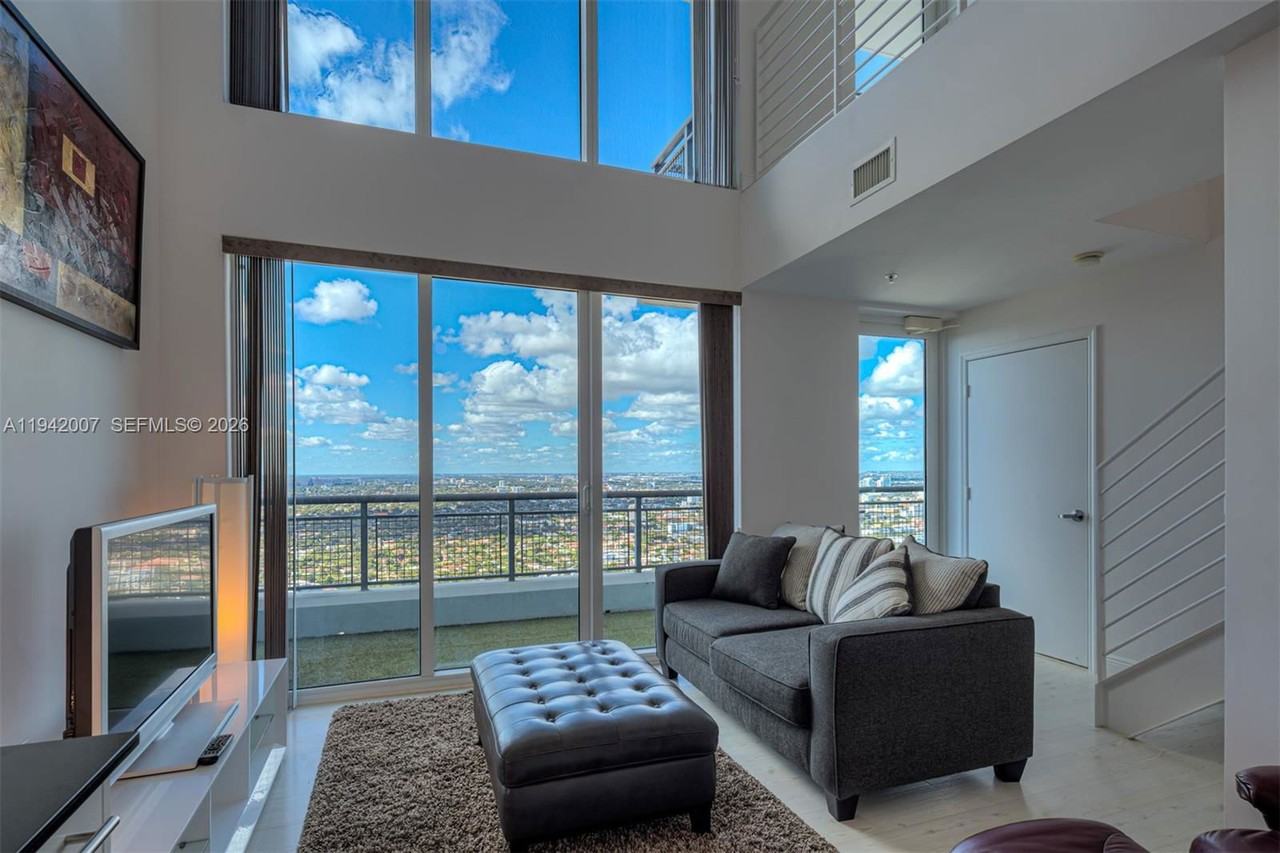 60 Sw 13th St #4211 - Photo 2 of 8