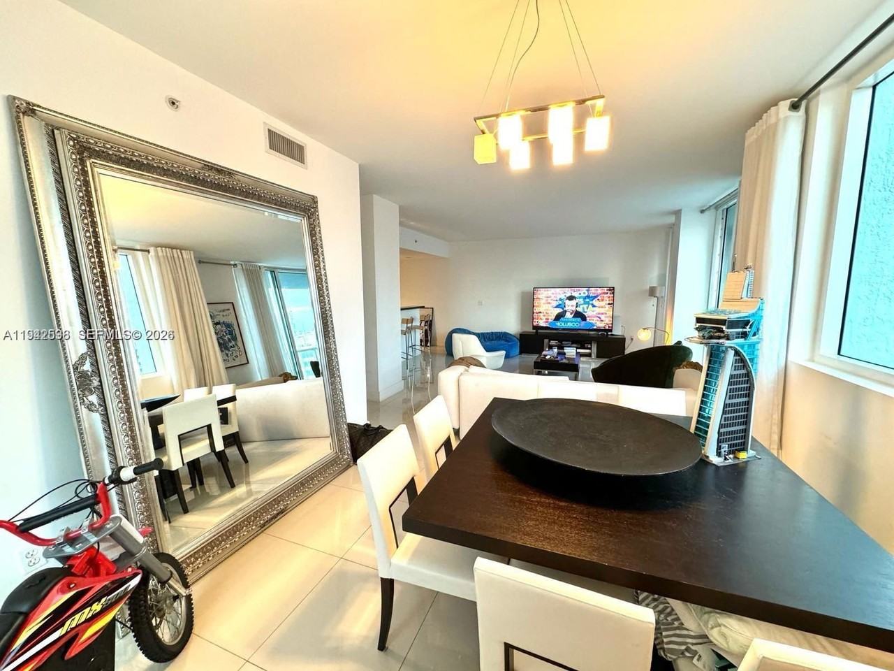 253 Ne 2nd St #3308 - Photo 6 of 8