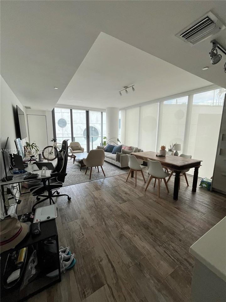 650 Ne 32nd St #608 - Photo 3 of 8