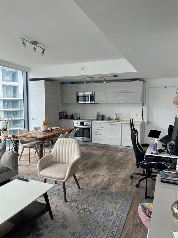 650 Ne 32nd St #608 - Photo 5 of 8